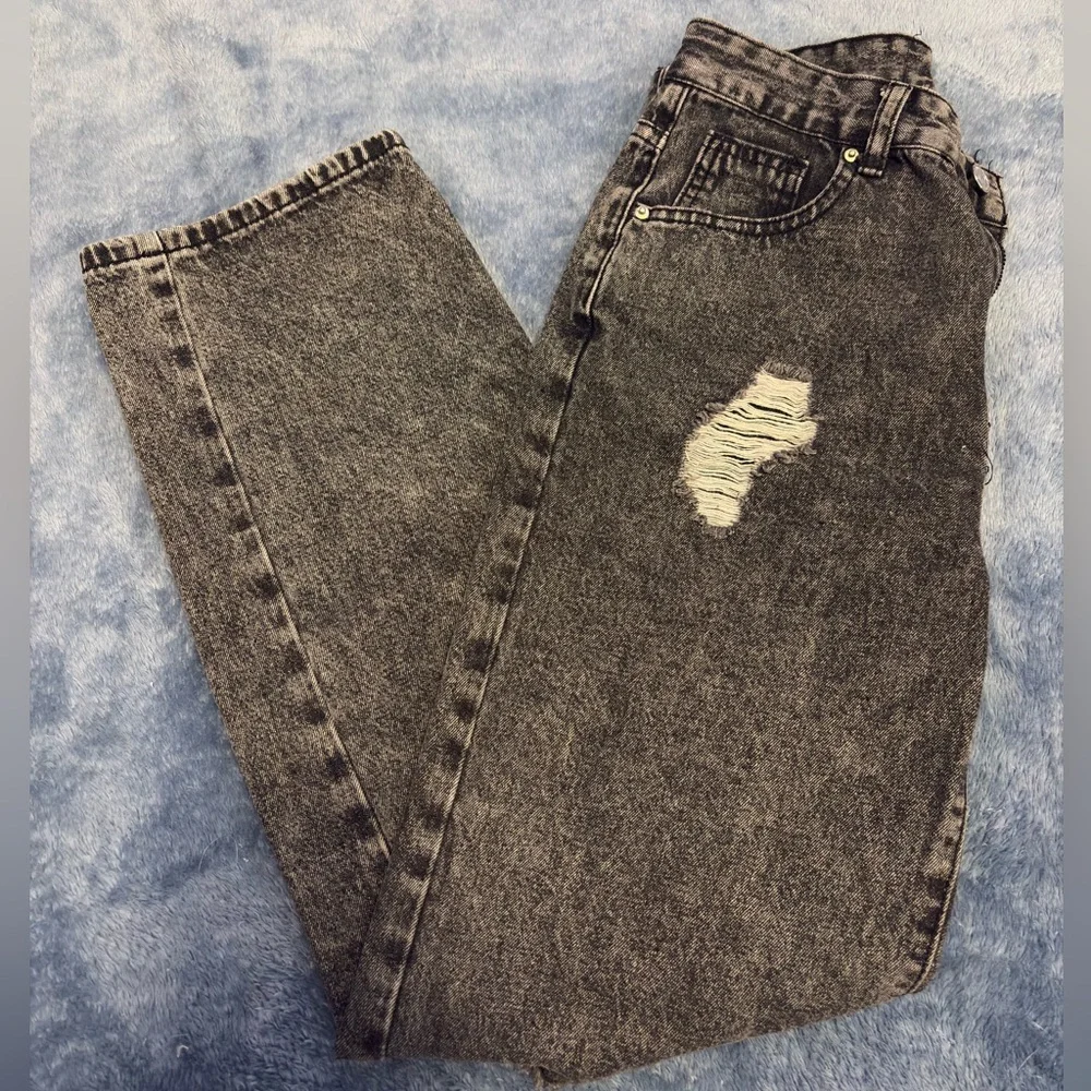 Distressed Stonewash Black Baggy Jeans - Picture 2 of 4